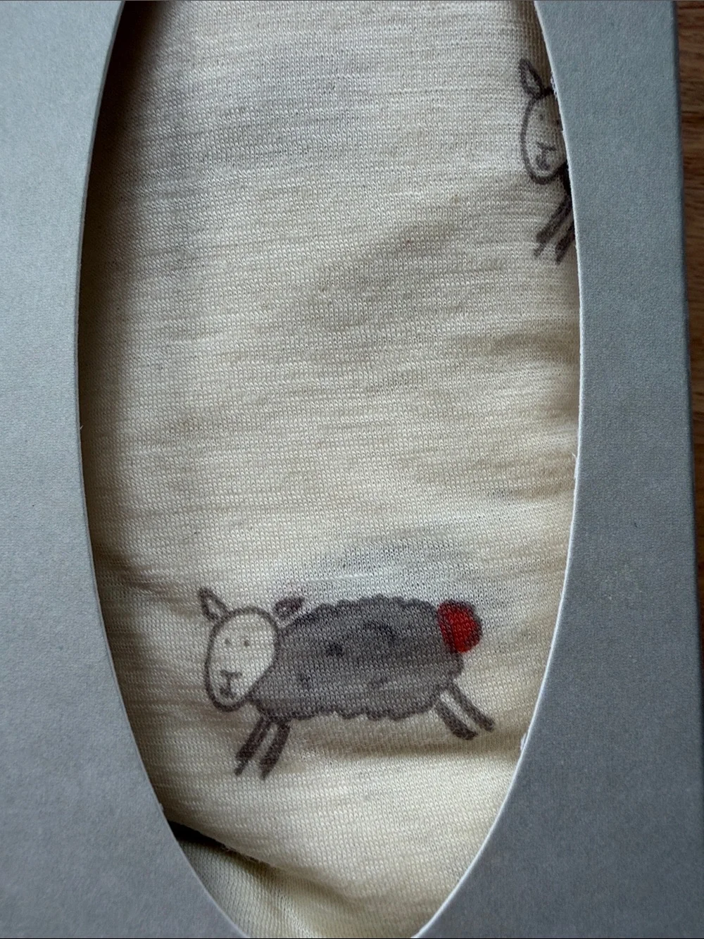 NWT! Chasing Windmills 100% merino wool Cream crib sheet with sheep motif rare!